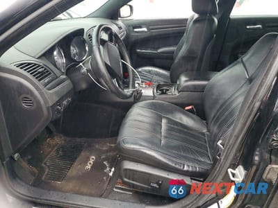 Zdjęcie 7 z 12 samochodu: 2013 CHRYSLER 300 S VIN:2C3CCAGG2DH505458 - miniatura