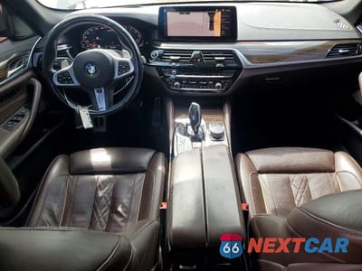 Zdjęcie 8 z 12 samochodu: 2021 BMW M550XI VIN:WBA13BK03MCF31993 - miniatura