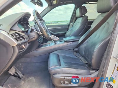 Zdjęcie 7 z 14 samochodu: 2018 BMW X5 XDRIVE50I VIN:5UXKR6C58JL069591 - miniatura