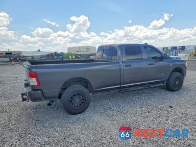 Trzecie zdjęcie samochodu z tyłu: 2020 RAM 3500 TRADESMAN VIN:3C63R3GLXLG291764 - miniatura