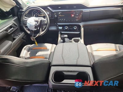 Zdjęcie 8 z 12 samochodu: 2026 GMC SIERRA K1500 AT4 VIN:1GTUUEE82TZ179952 - miniatura