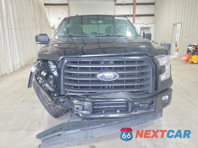 Piąte zdjęcie samochodu w środku: 2017 FORD F150 SUPER CAB VIN:1FTEX1CP8HFB10822 - miniatura