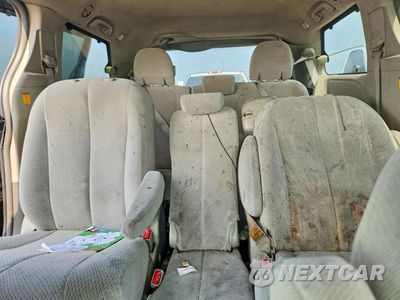 Zdjęcie 10 z 14 samochodu: 2011 TOYOTA SIENNA LE VIN:5TDKK3DC7BS005348 - miniatura