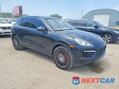 Czwarte zdjęcie samochodu z boku: 2011 PORSCHE CAYENNE TURBO VIN:WP1AC2A2XBLA81614 - miniatura