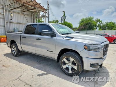 Czwarte zdjęcie samochodu z boku: 2025 RAM 1500 TRADESMAN VIN:1C6RREGG3SN643730 - miniatura