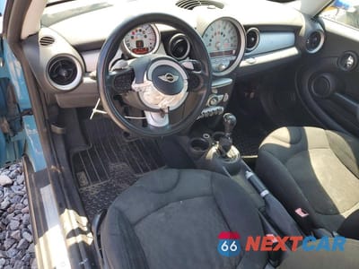 Zdjęcie 8 z 13 samochodu: 2008 MINI COOPER VIN:WMWMF33528TT61424 - miniatura