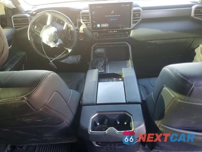 Zdjęcie 8 z 14 samochodu: 2023 TOYOTA SEQUOIA SR5 VIN:7SVAAABAXPX006652 - miniatura