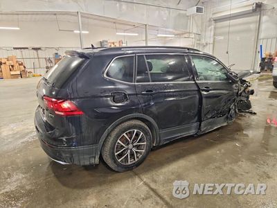 Trzecie zdjęcie samochodu z tyłu: 2019 VOLKSWAGEN TIGUAN SE VIN:3VV2B7AX7KM200849 - miniatura