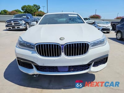 Piąte zdjęcie samochodu w środku: 2018 BMW 750 XI VIN:WBA7F2C53JG423595 - miniatura