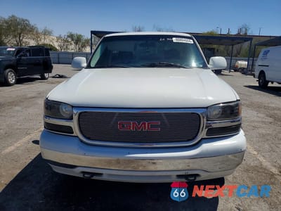 Piąte zdjęcie samochodu w środku: 2002 GMC NEW SIERRA C1500 VIN:1GTEC14W22Z179111 - miniatura