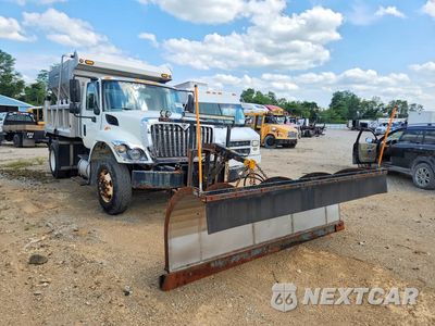 Czwarte zdjęcie samochodu z boku: 2016 INTERNATIONAL 7400 SPREADER TRUCK VIN:1HTWDAAR7GH746056 - miniatura