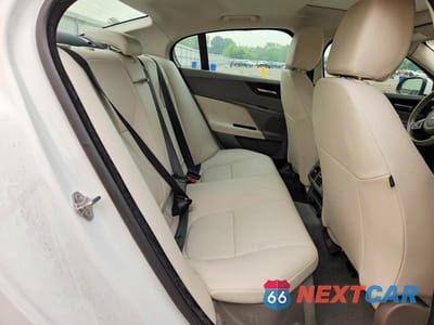 Zdjęcie 10 z 12 samochodu: 2017 JAGUAR XE PREMIUM VIN:SAJAJ4BV3HA968652 - miniatura