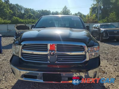 Piąte zdjęcie samochodu w środku: 2017 RAM 1500 SLT VIN:1C6RR7GT1HS685171 - miniatura