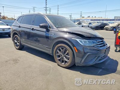 Czwarte zdjęcie samochodu z boku: 2022 VOLKSWAGEN TIGUAN SE VIN:3VV3B7AX9NM161481 - miniatura