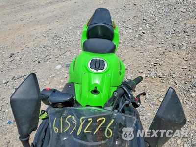 Piąte zdjęcie samochodu w środku: 2023 KAWASAKI EX650 R VIN:ML5EXER19PDA83566 - miniatura