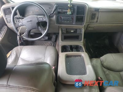 Zdjęcie 8 z 12 samochodu: 2005 GMC NEW SIERRA C1500 VIN:2GTEC13T551131848 - miniatura