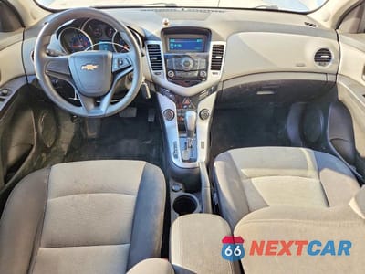 Zdjęcie 8 z 12 samochodu: 2016 CHEVROLET CRUZE LIMITED LS VIN:1G1PC5SG1G7200585 - miniatura
