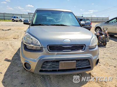 Piąte zdjęcie samochodu w środku: 2013 KIA SOUL VIN:KNDJT2A5XD7588827 - miniatura