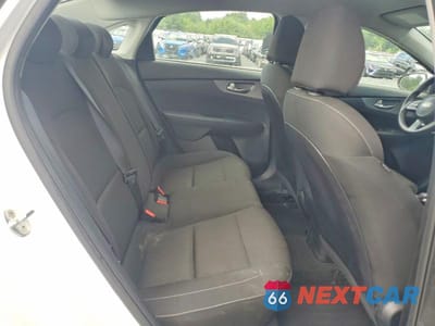 Zdjęcie 10 z 12 samochodu: 2021 KIA FORTE LXS VIN:3KPF24AD1ME392254 - miniatura