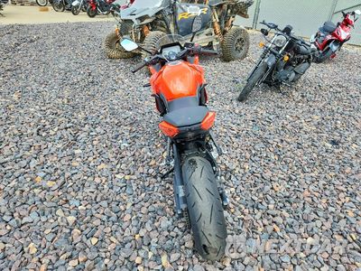 Czwarte zdjęcie samochodu z boku: 2026 SUZUKI GSX800 F VIN:JS1EM13B1T7102376 - miniatura