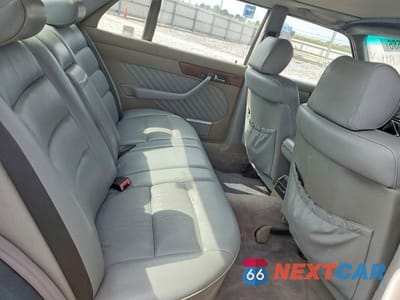 Zdjęcie 10 z 12 samochodu: 1991 MERCEDES-BENZ 300 SEL VIN:WDBCA25D0MA566742 - miniatura