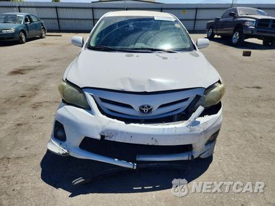 Piąte zdjęcie samochodu w środku: 2013 TOYOTA COROLLA S VIN:5YFBU4EEXDP107979 - miniatura