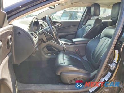 Zdjęcie 7 z 12 samochodu: 2015 CHRYSLER 200 C VIN:1C3CCCCG2FN733438 - miniatura