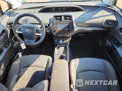 Zdjęcie 8 z 12 samochodu: 2016 TOYOTA PRIUS TWO VIN:JTDKBRFU9G3527111 - miniatura