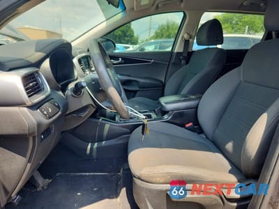 Zdjęcie 7 z 13 samochodu: 2019 KIA SORENTO LX VIN:5XYPGDA34KG506275 - miniatura