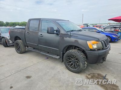 Czwarte zdjęcie samochodu z boku: 2012 NISSAN TITAN SV VIN:1N6AA0EC7CN329819 - miniatura