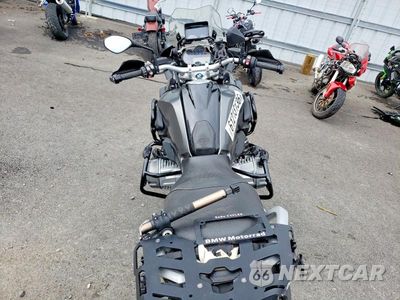 Zdjęcie 6 z 8 samochodu: 2017 BMW R1200 GS VIN:WB10A6105HZ656052 - miniatura