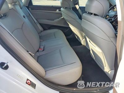 Zdjęcie 10 z 12 samochodu: 2018 GENESIS G80 3.8 VIN:KMHGN4JE0JU246117 - miniatura