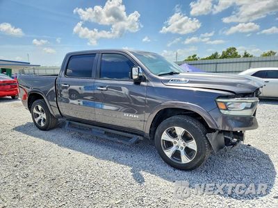 Czwarte zdjęcie samochodu z boku: 2022 RAM 1500 LARAMIE VIN:1C6SRFJT9NN208146 - miniatura