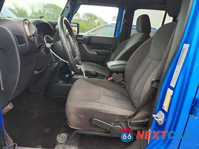 Zdjęcie 7 z 13 samochodu: 2015 JEEP WRANGLER UNLIMITED SPORT VIN:1C4BJWDG9FL675966 - miniatura