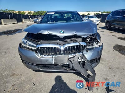 Piąte zdjęcie samochodu w środku: 2022 BMW 540 I VIN:WBA53BJ0XNWX49493 - miniatura