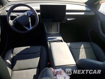 Zdjęcie 8 z 12 samochodu: 2026 TESLA MODEL Y VIN:7SAYGDEE2TF640519 - miniatura