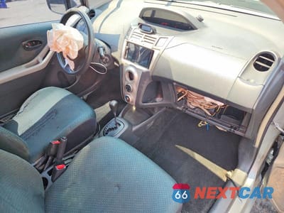 Zdjęcie 8 z 12 samochodu: 2007 TOYOTA YARIS BASE VIN:JTDJT923775132273 - miniatura