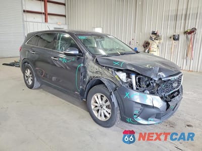 Czwarte zdjęcie samochodu z boku: 2020 KIA SORENTO LX VIN:5XYPGDA32LG669735 - miniatura