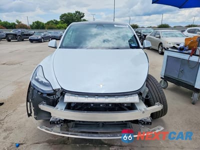 Piąte zdjęcie samochodu w środku: 2023 TESLA MODEL Y VIN:7SAYGDEE3PA069934 - miniatura