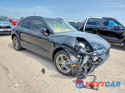 Czwarte zdjęcie samochodu z boku: 2017 PORSCHE MACAN VIN:WP1AA2A56HLB81993 - miniatura