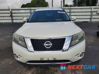 Piąte zdjęcie samochodu w środku: 2016 NISSAN PATHFINDER SL VIN:5N1AR2MM2GC637656 - miniatura