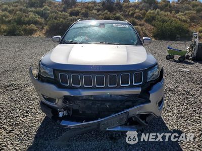 Piąte zdjęcie samochodu w środku: 2019 JEEP COMPASS LIMITED VIN:3C4NJDCB0KT695335 - miniatura