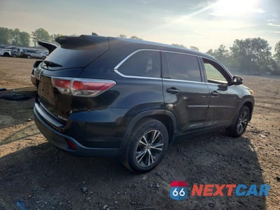 Trzecie zdjęcie samochodu z tyłu: 2016 TOYOTA HIGHLANDER XLE VIN:5TDJKRFH5GS290632 - miniatura