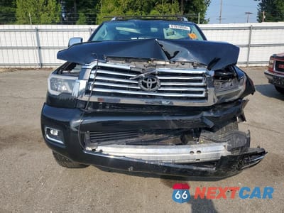 Piąte zdjęcie samochodu w środku: 2019 TOYOTA SEQUOIA PLATINUM VIN:5TDDY5G18KS171505 - miniatura