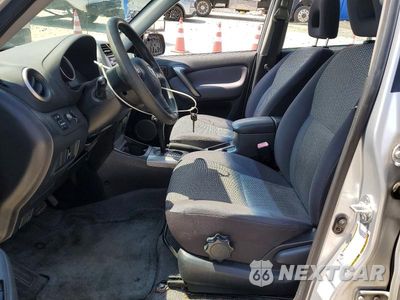 Zdjęcie 7 z 13 samochodu: 2005 TOYOTA RAV4 BASE VIN:JTEHD20V156047200 - miniatura