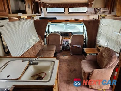 Piąte zdjęcie samochodu w środku: 1990 FORD ECONOLINE E350 CUTAWAY VAN VIN:1FDKE30G3LHA94790 - miniatura
