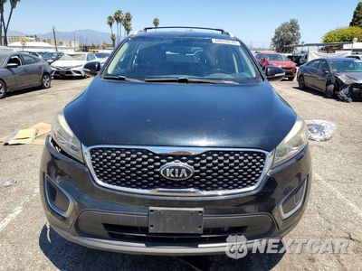 Piąte zdjęcie samochodu w środku: 2016 KIA SORENTO LX VIN:5XYPG4A32GG117058 - miniatura