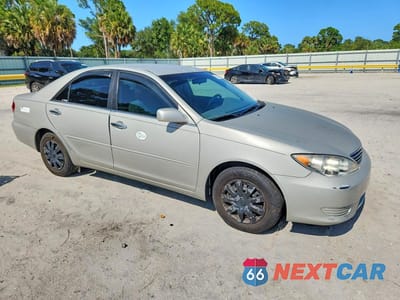 Czwarte zdjęcie samochodu z boku: 2005 TOYOTA CAMRY LE VIN:4T1BE32K55U429608 - miniatura