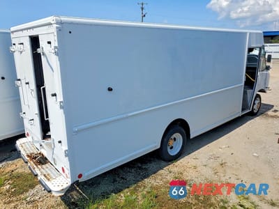 Trzecie zdjęcie samochodu z tyłu: 2015 FORD F59 DELIVERY TRUCK VIN:1F65F5KY3F0A10537 - miniatura