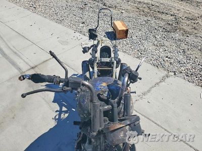 Piąte zdjęcie samochodu w środku: 1987 HONDA VF700 C VIN:1HFRC2102HA306461 - miniatura